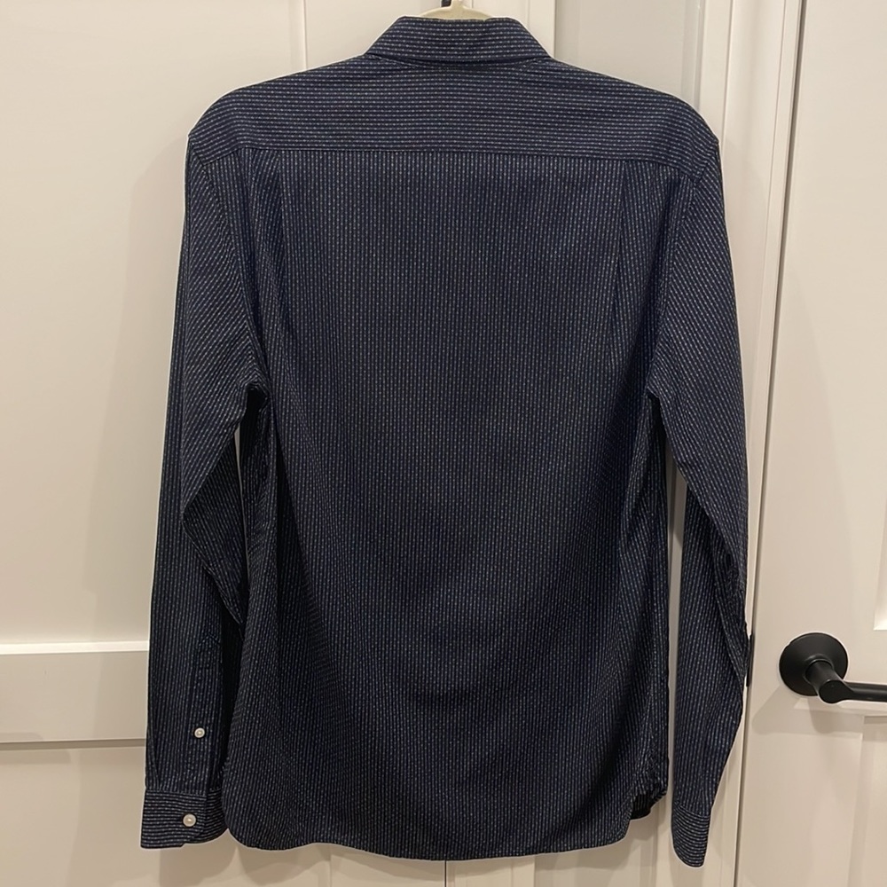 Vince Dark Navy Patterned Button Down Size Small - image 7